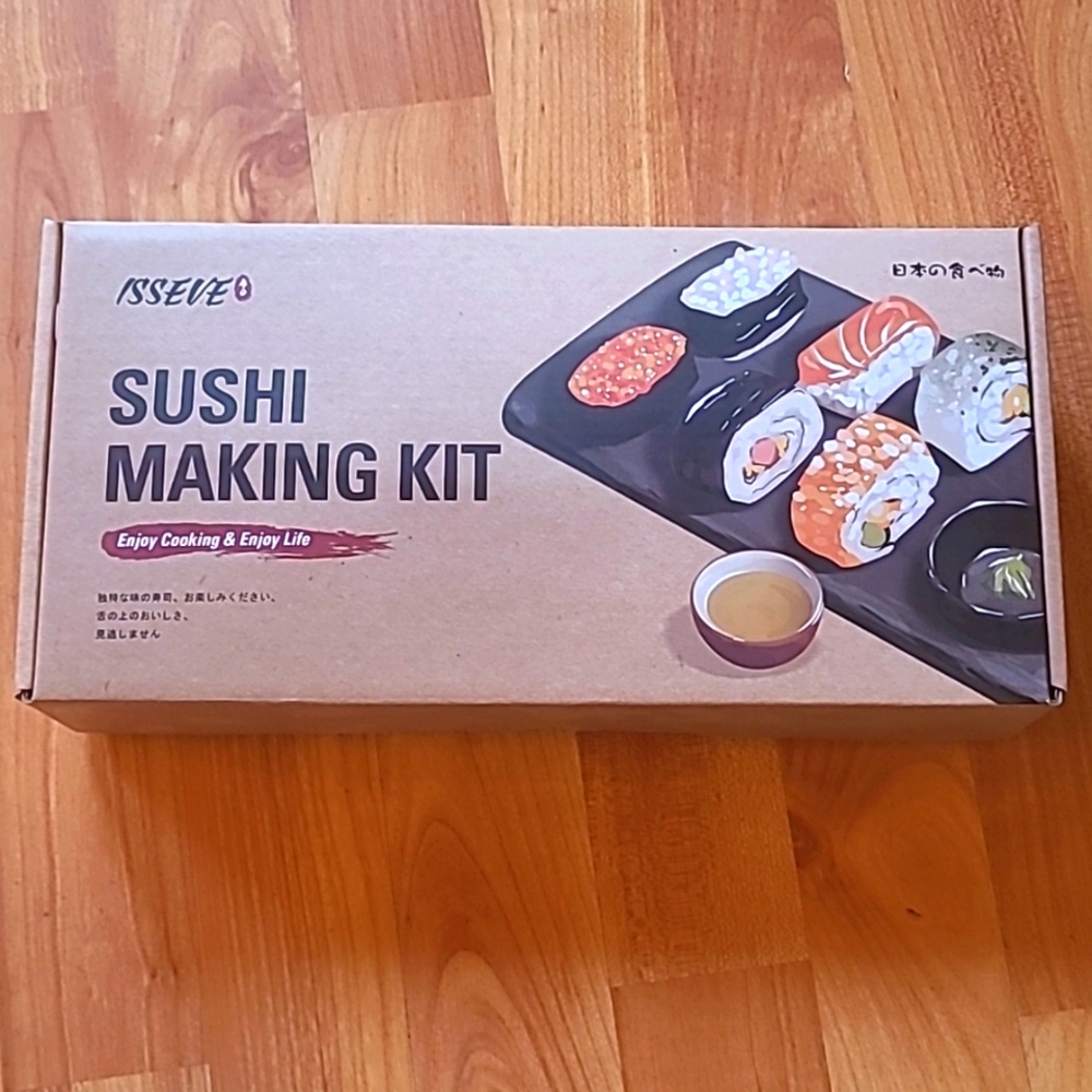 NWOT Sushi Rolling kit